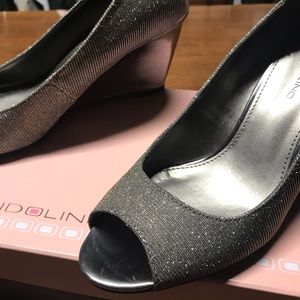 Bandolino silver wedge